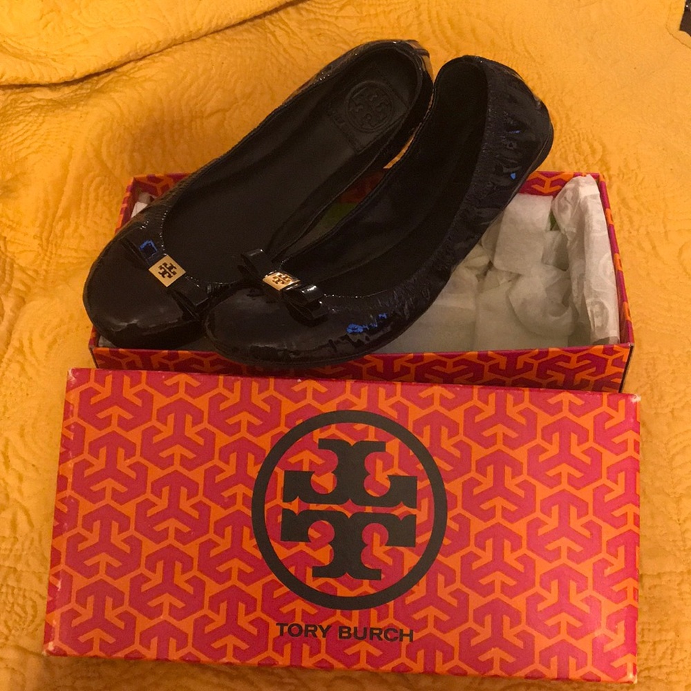 Tory Burch Navy Blue patent leather flats